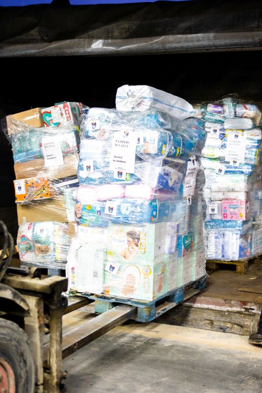 Un nou convoi umanitar din Arhiepiscopia Sucevei și Rădăuților a ajuns la Cernăuți 206170