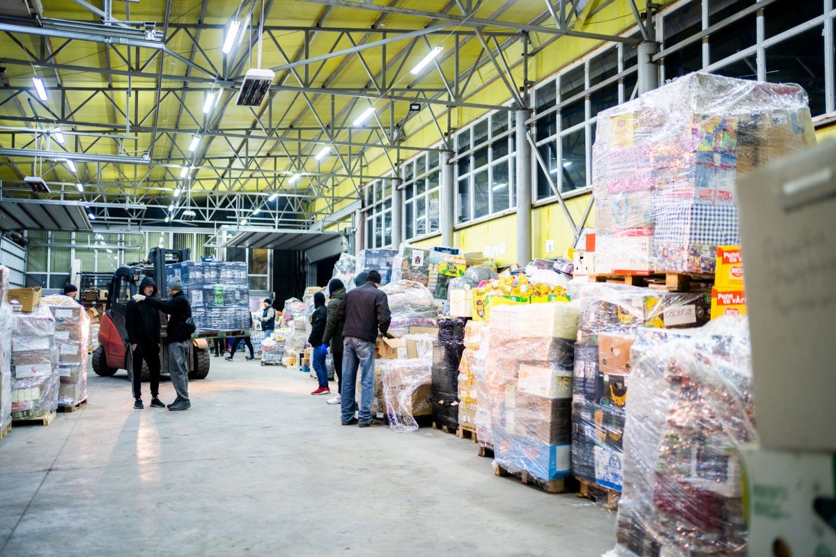 Un nou convoi umanitar din Arhiepiscopia Sucevei și Rădăuților a ajuns la Cernăuți 206194