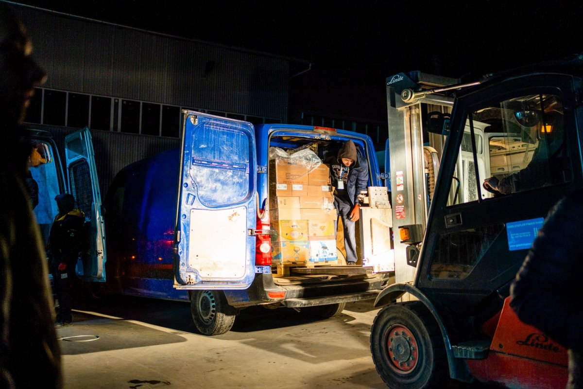 Un nou convoi umanitar din Arhiepiscopia Sucevei și Rădăuților a ajuns la Cernăuți 206198