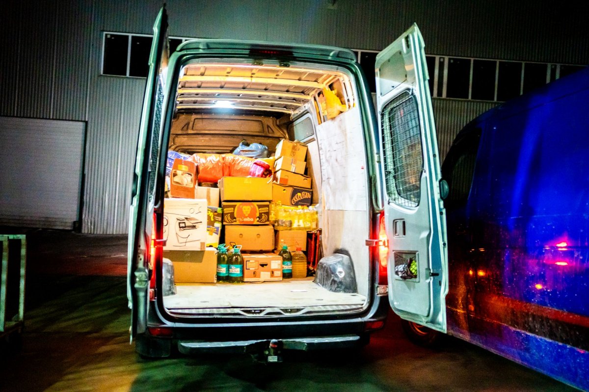 Un nou convoi umanitar din Arhiepiscopia Sucevei și Rădăuților a ajuns la Cernăuți 206199