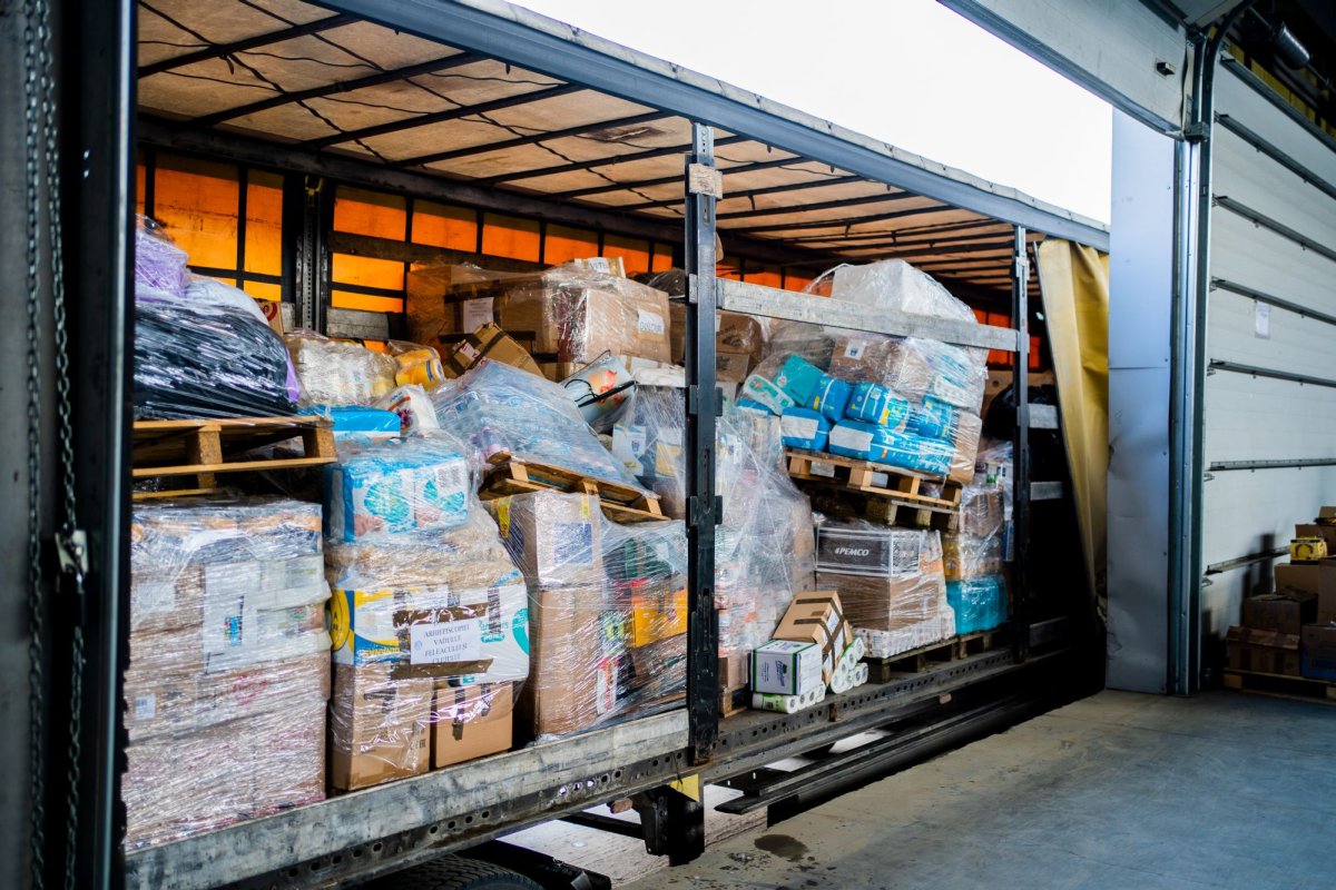 Un nou convoi umanitar din Arhiepiscopia Sucevei și Rădăuților a ajuns la Cernăuți 206203