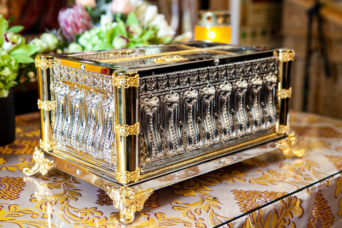 Moaștele Sfântului Efrem cel Nou, dăruite unei parohii din Mogoșoaia 206461