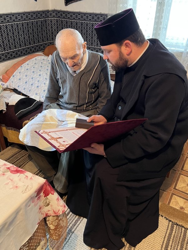 „Crucea Bucovinei” pentru trei fii duhovnicești ai Arhiepiscopiei Sucevei și Rădăuților 206642