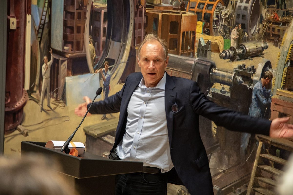 Inventatorul internetului 206765