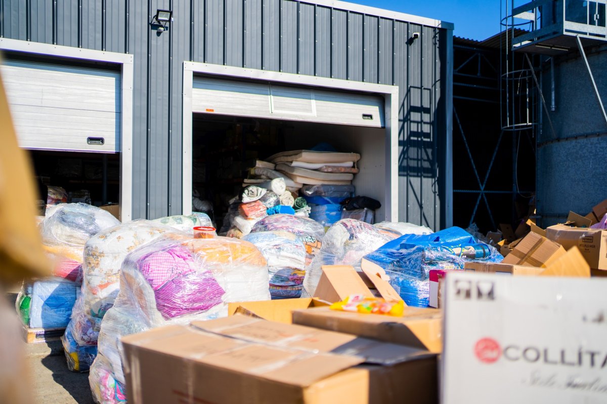 Elevii Seminarului Teologic Liceal Ortodox „Mitropolitul Dosoftei” din Suceava se alătură acțiunilor de sprijinire a refugiaților ucraineni 206856