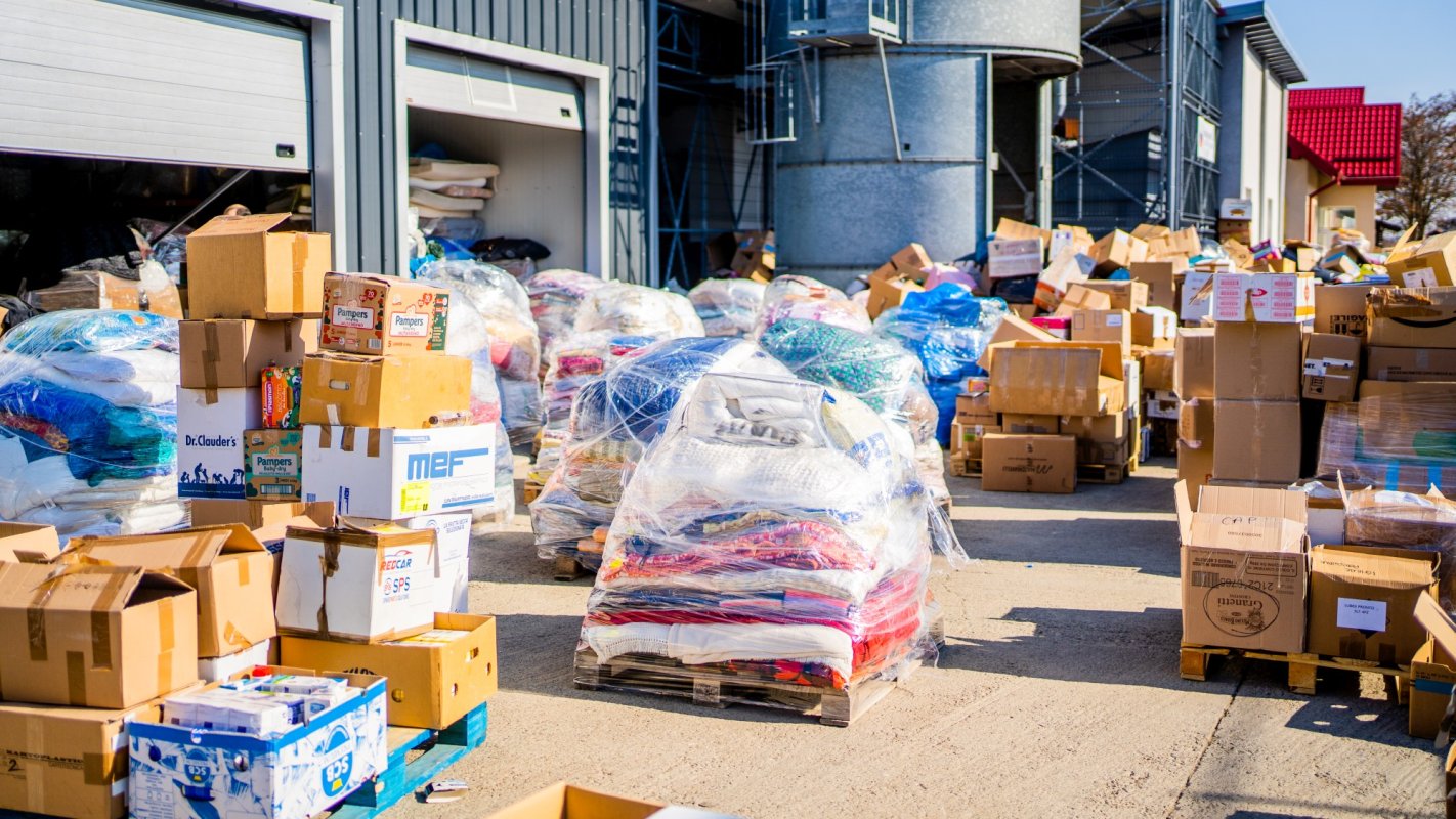 Elevii Seminarului Teologic Liceal Ortodox „Mitropolitul Dosoftei” din Suceava se alătură acțiunilor de sprijinire a refugiaților ucraineni 206858