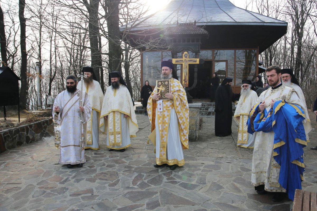 Slujire a Mitropolitului Moldovei și Bucovinei la Mănăstirea Sângeap-Basaraba 207022