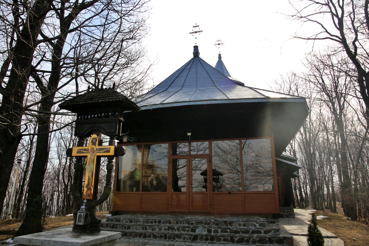 Slujire a Mitropolitului Moldovei și Bucovinei la Mănăstirea Sângeap-Basaraba 207029