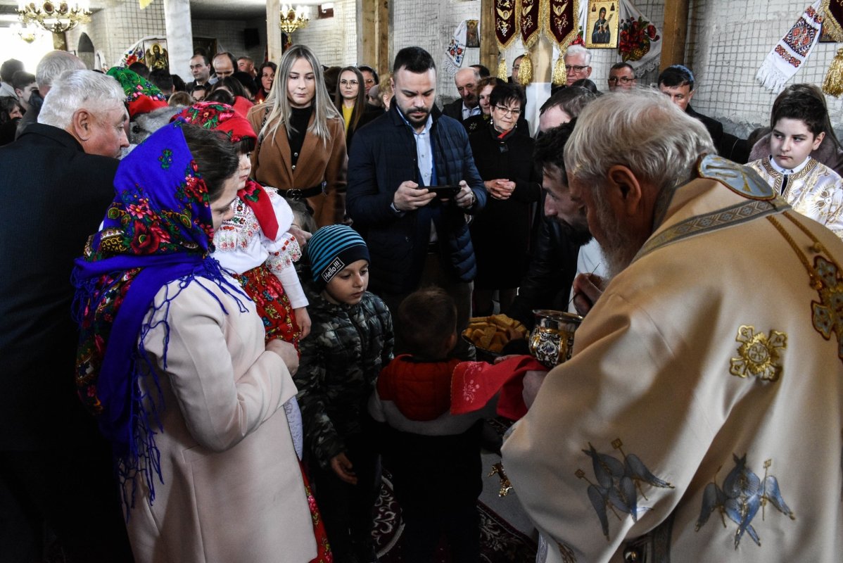 Binecuvântare pentru comunitatea din Bața, Protopopiatul Beclean 207063