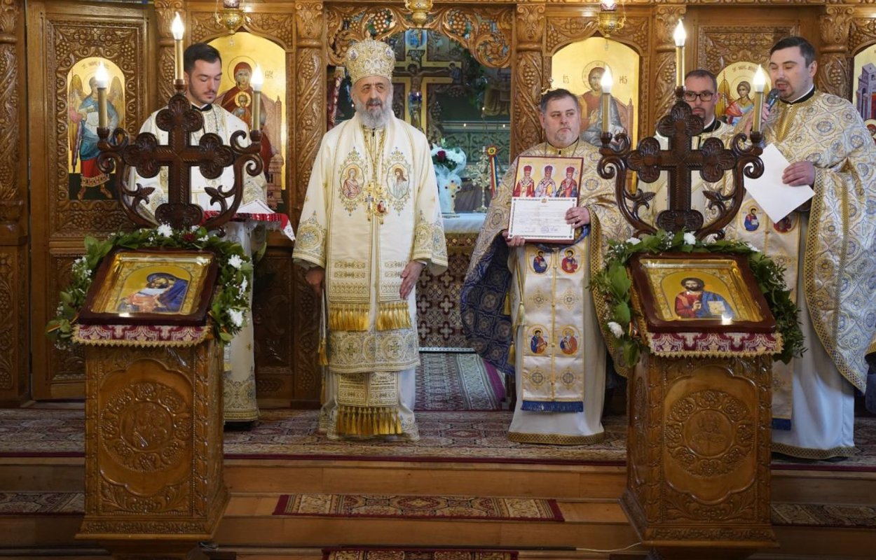 Liturghie arhierească în Parohia Vătava, Protopopiatul Reghin 207057