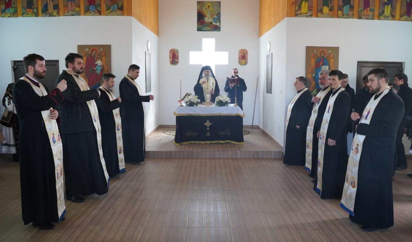 Liturghie arhierească în Parohia Vătava, Protopopiatul Reghin 207058