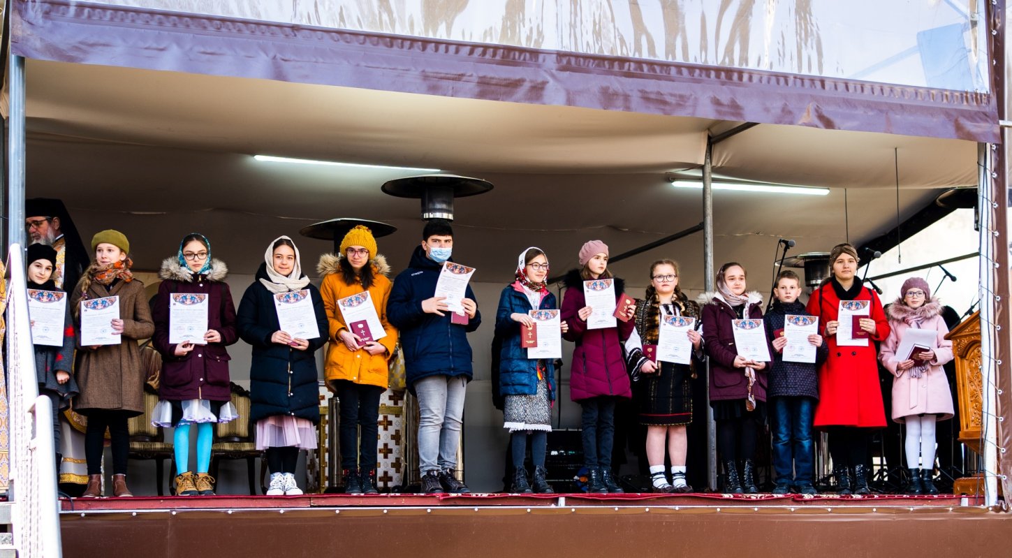 Olimpicii competițiilor de religie premiați la Suceava 207077