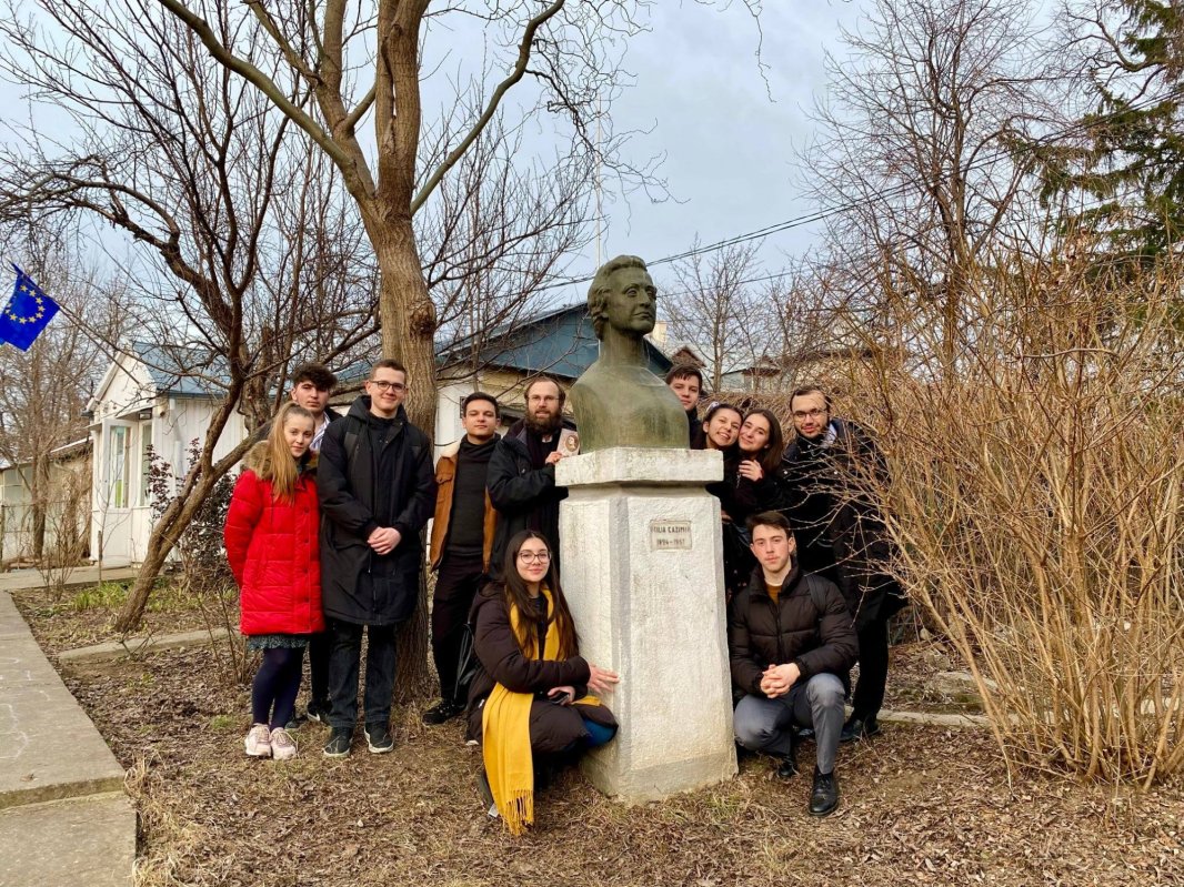 Uniţi în rugăciune şi prietenie 206887