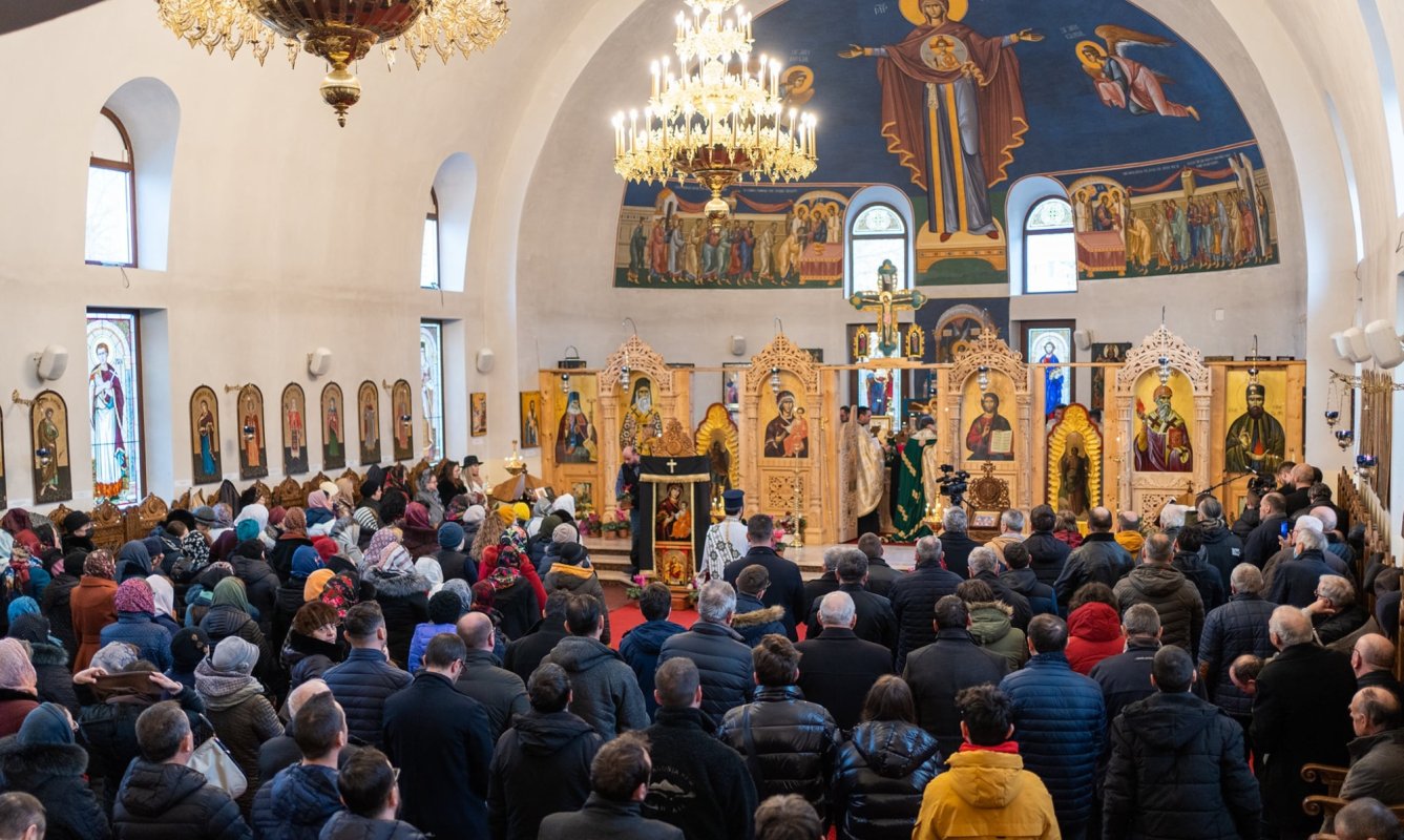 Vizită arhierească în parohia băcăuană Lazaret 207134