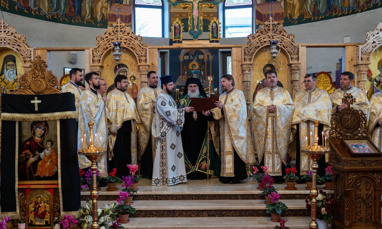 Vizită arhierească în parohia băcăuană Lazaret 207135