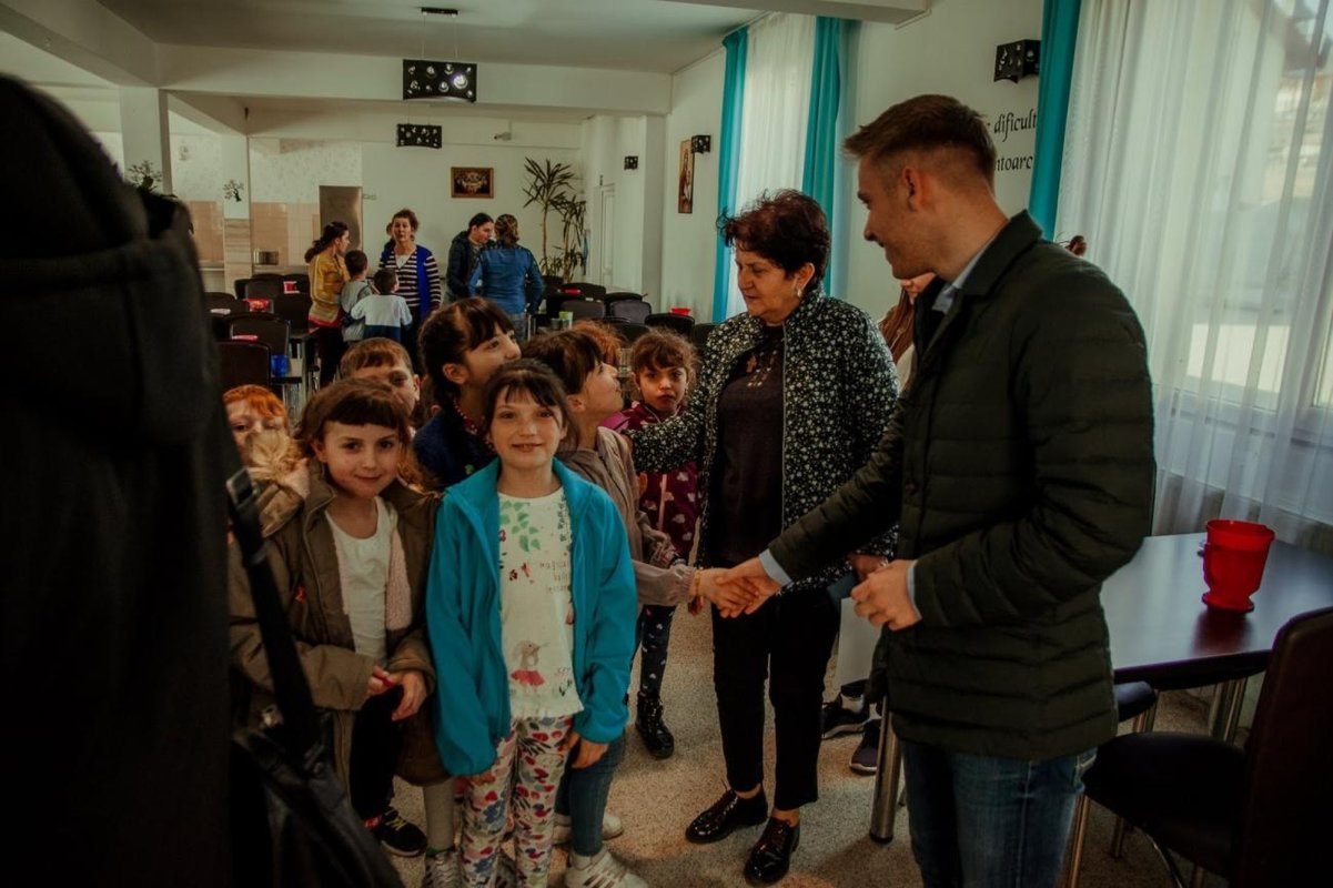 Voluntarii ASCOR Alba Iulia au oferit daruri copiilor refugiați 207288