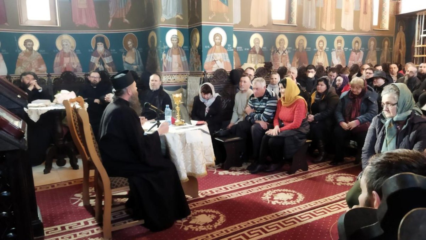 Seară duhovnicească la Parohia „Sfântul Ilie” din Dorohoi 207375
