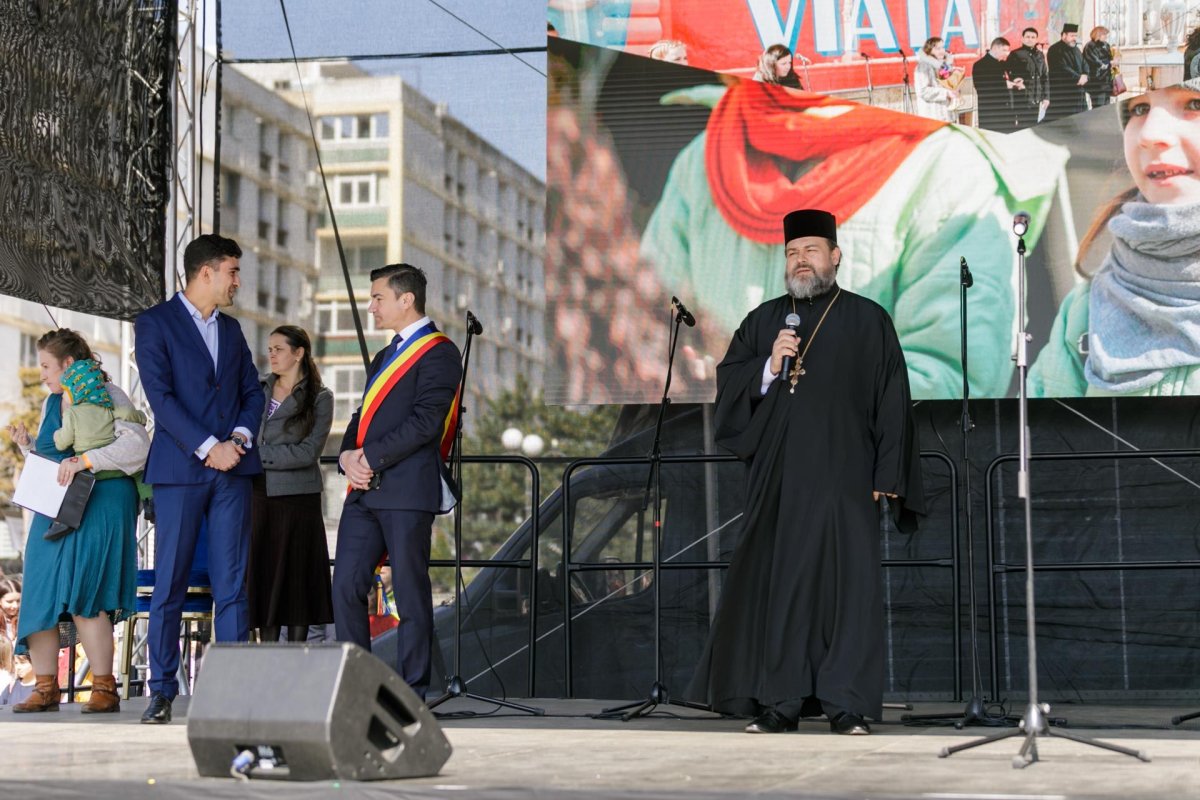 O mie de persoane la „Marșul pentru viață” organizat în Iași 207744