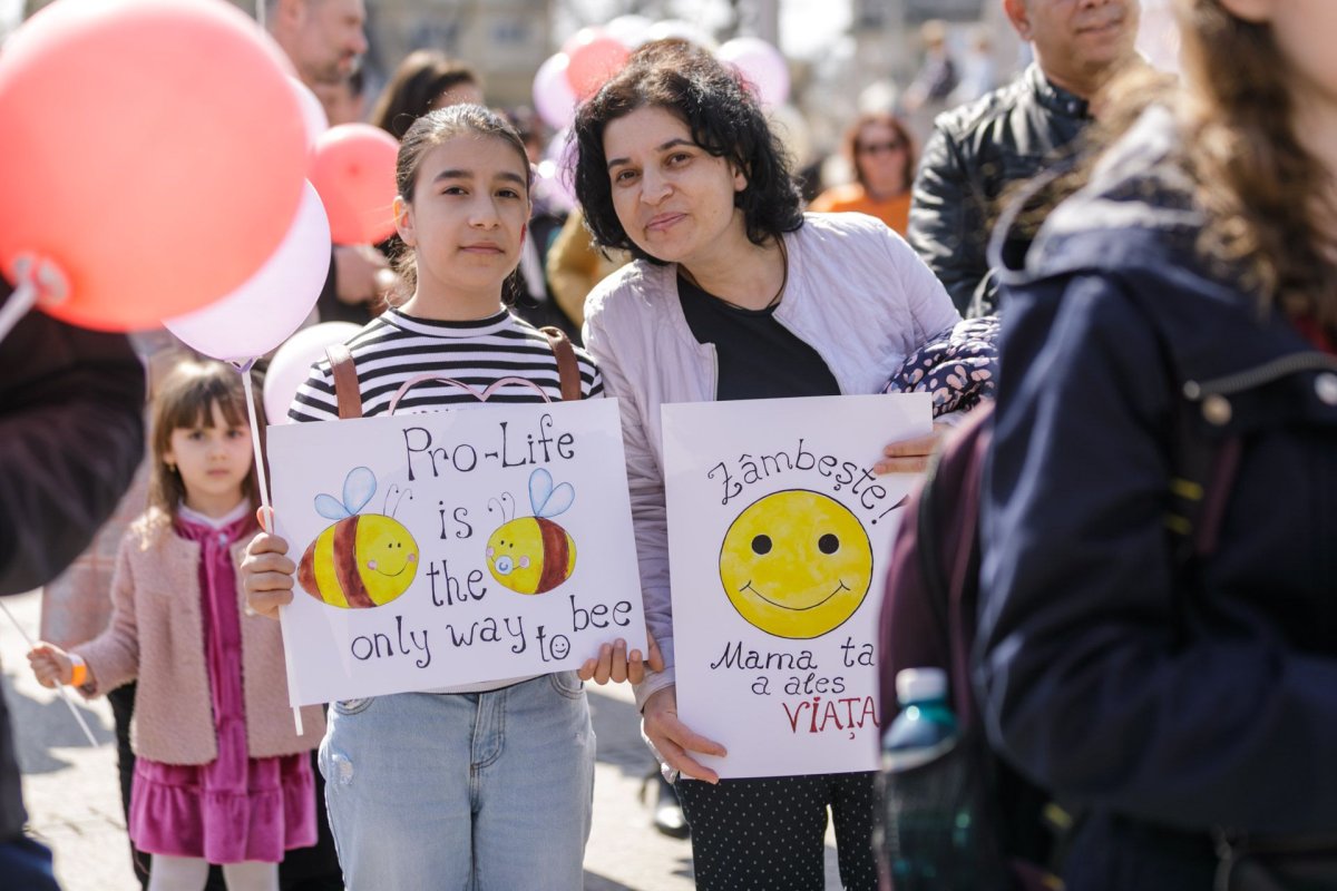 O mie de persoane la „Marșul pentru viață” organizat în Iași 207754