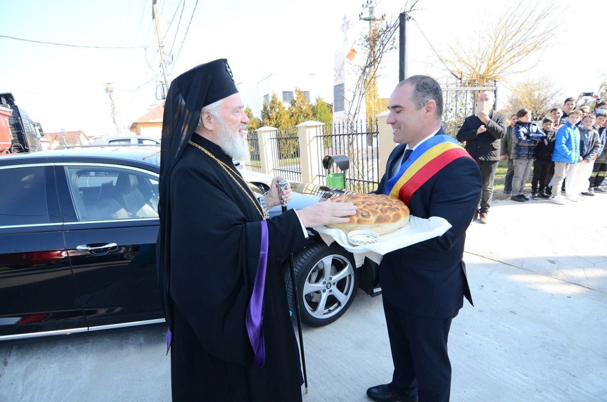 Hramul Parohiei Mărcești din Arhiepiscopia Târgoviștei 207707