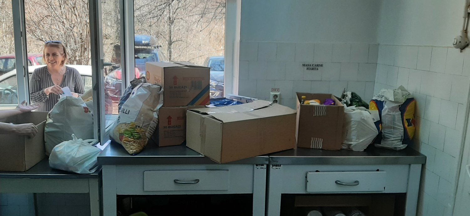 Alimente dăruite bolnavilor de la Spitalul de Pneumoftiziologie din Braşov 208036