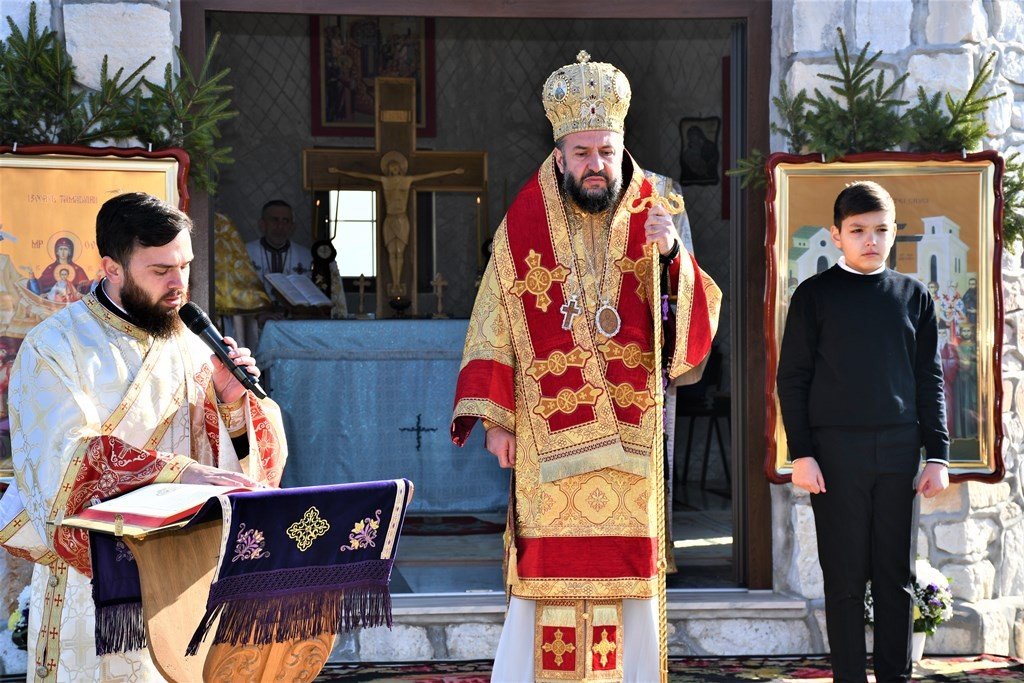 Cinstirea Sfintei Cruci la o mănăstire de lângă Caransebeș 208198