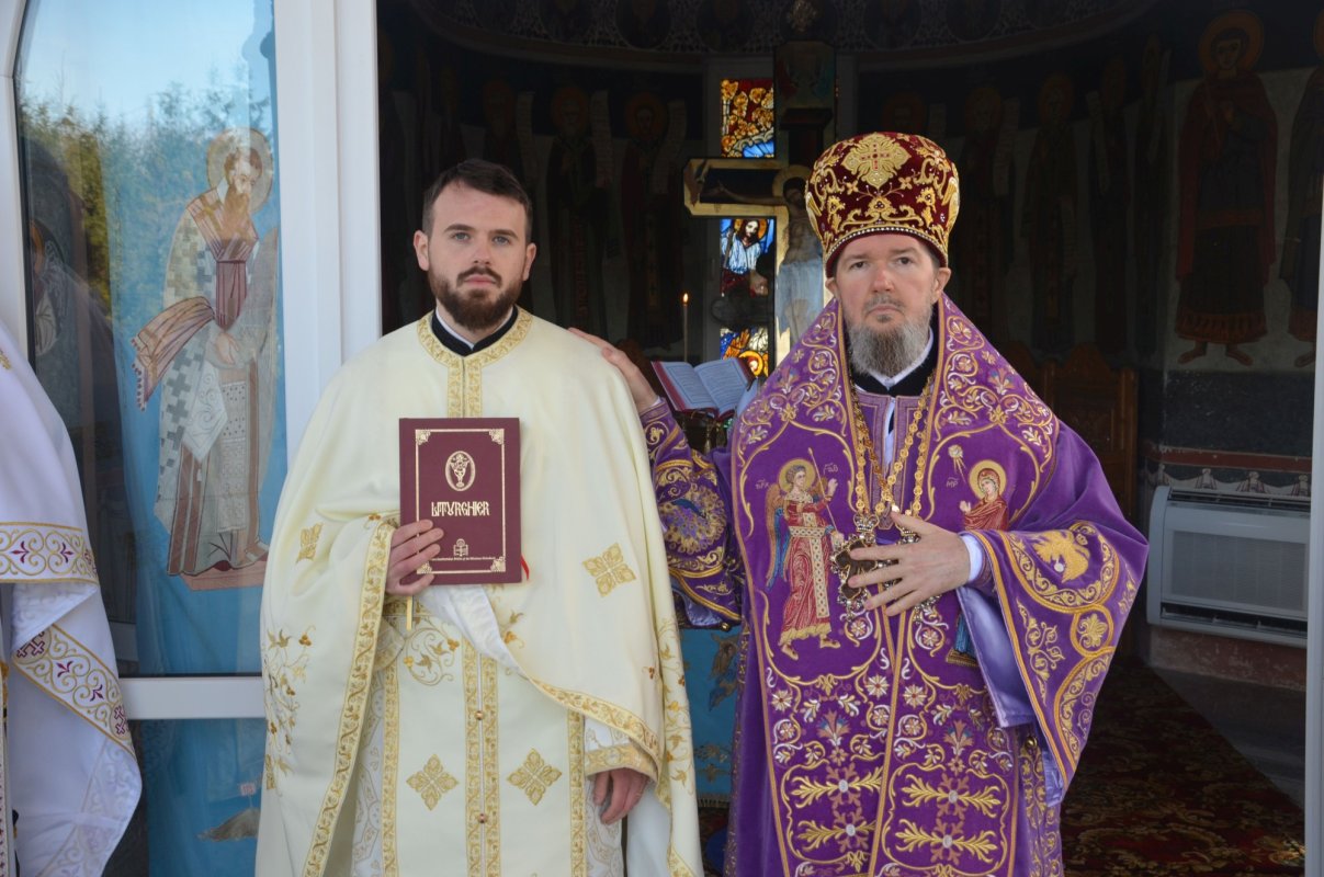 Mănăstirea „Sfânta Cruce” din Oradea - 30 de ani de slujire jertfelnică  208144