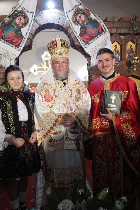 Sărbătoare la Parohia Rozavlea Şesu Mănăstirii, Maramureş 208148