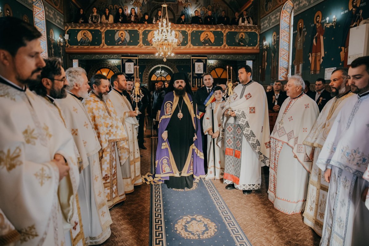 Sfinţirea capelei mortuare și a monumentului eroilor din Budești-Fânațe 208134