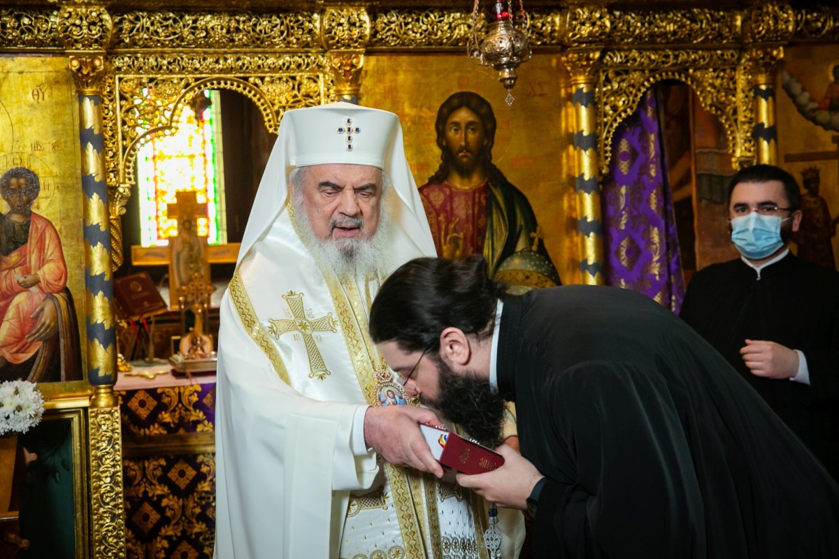Hirotesii întru duhovnic la paraclisul istoric al Reședinței Patriarhale 208383