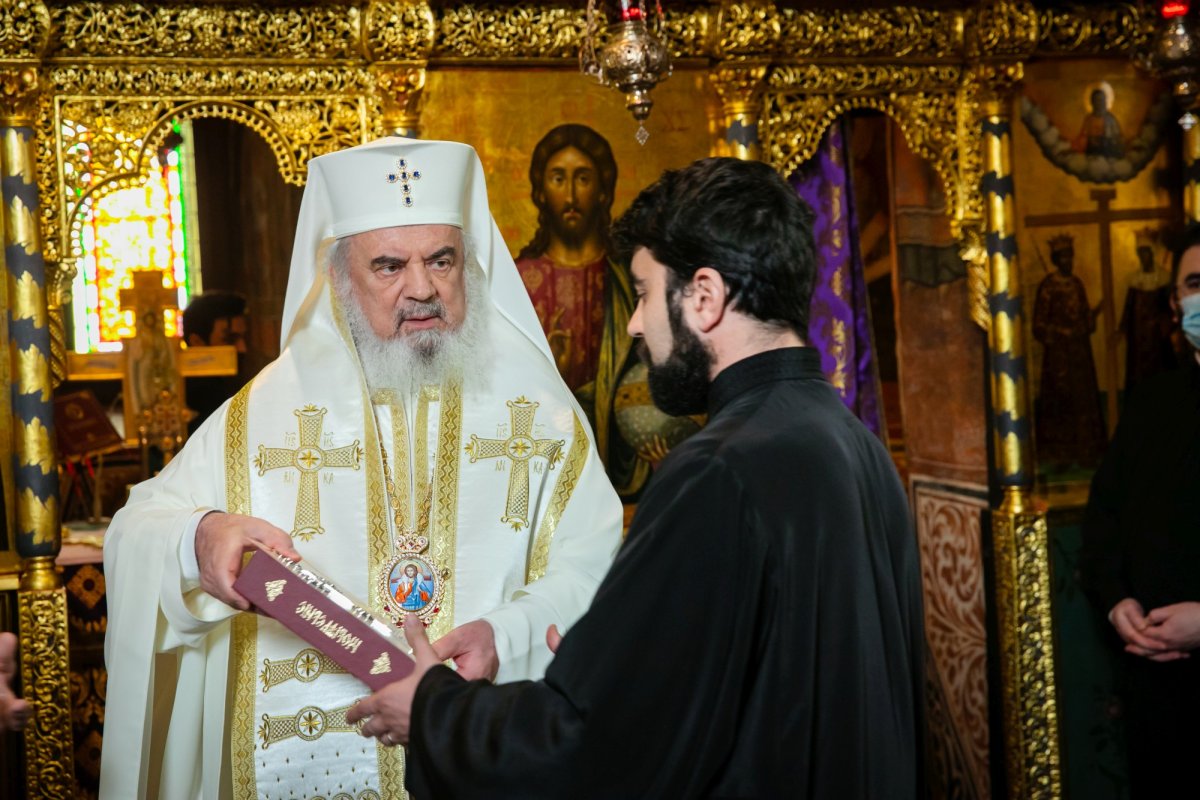 Hirotesii întru duhovnic la paraclisul istoric al Reședinței Patriarhale 208384