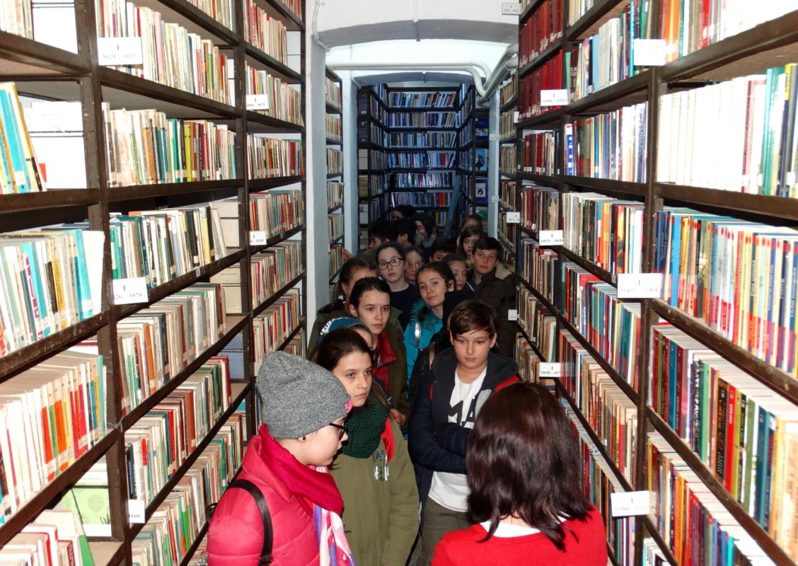 Drill Portico Yup Pagini din istoria fascinantă a bibliotecii publice din Buzău