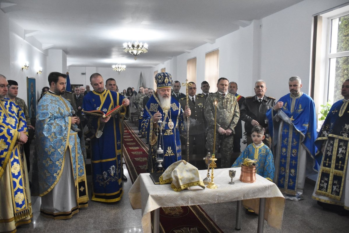 Resfinţirea capelei militare din cartierul clujean Someșeni 208408