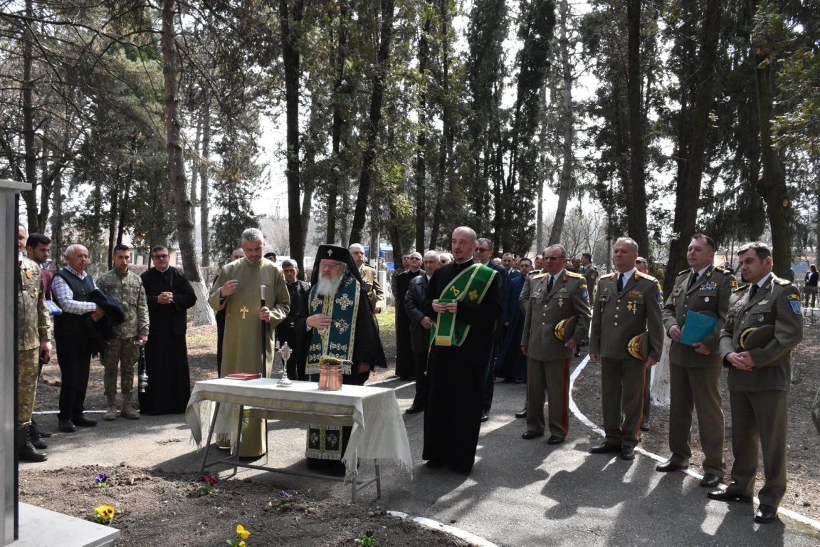 Resfinţirea capelei militare din cartierul clujean Someșeni 208411