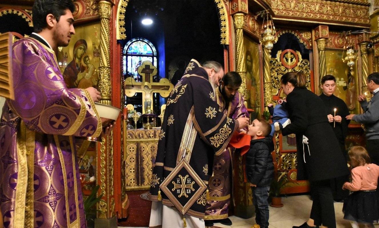 Slujire arhierească la Catedrala din Huși 208423