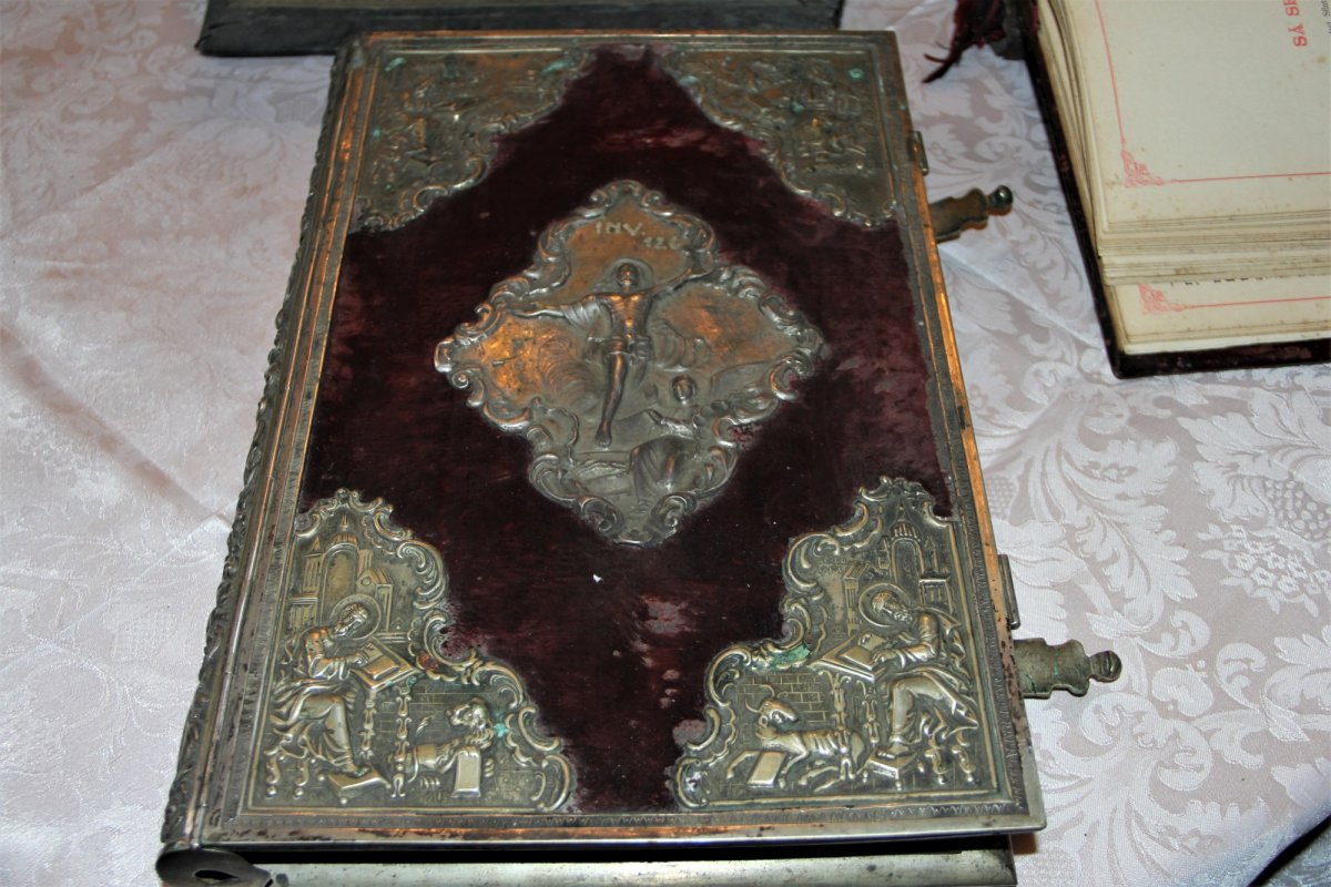 Biserica din Voineşti, moştenire a familiei Negruzzi 208477