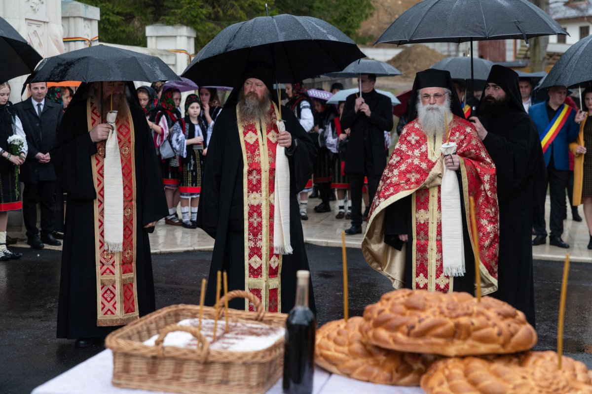 Comemorarea românilor uciși în masacrul de la Fântâna Albă 208575