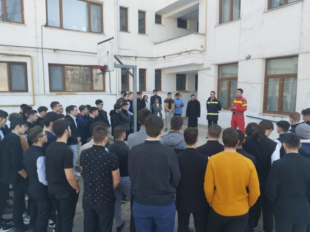 Seminariștii ieșeni au învățat să intervină în caz de urgență 208552