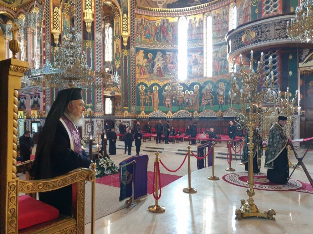 Denie şi slujbă de pomenire în Catedrala Arhiepiscopală din Arad 208989