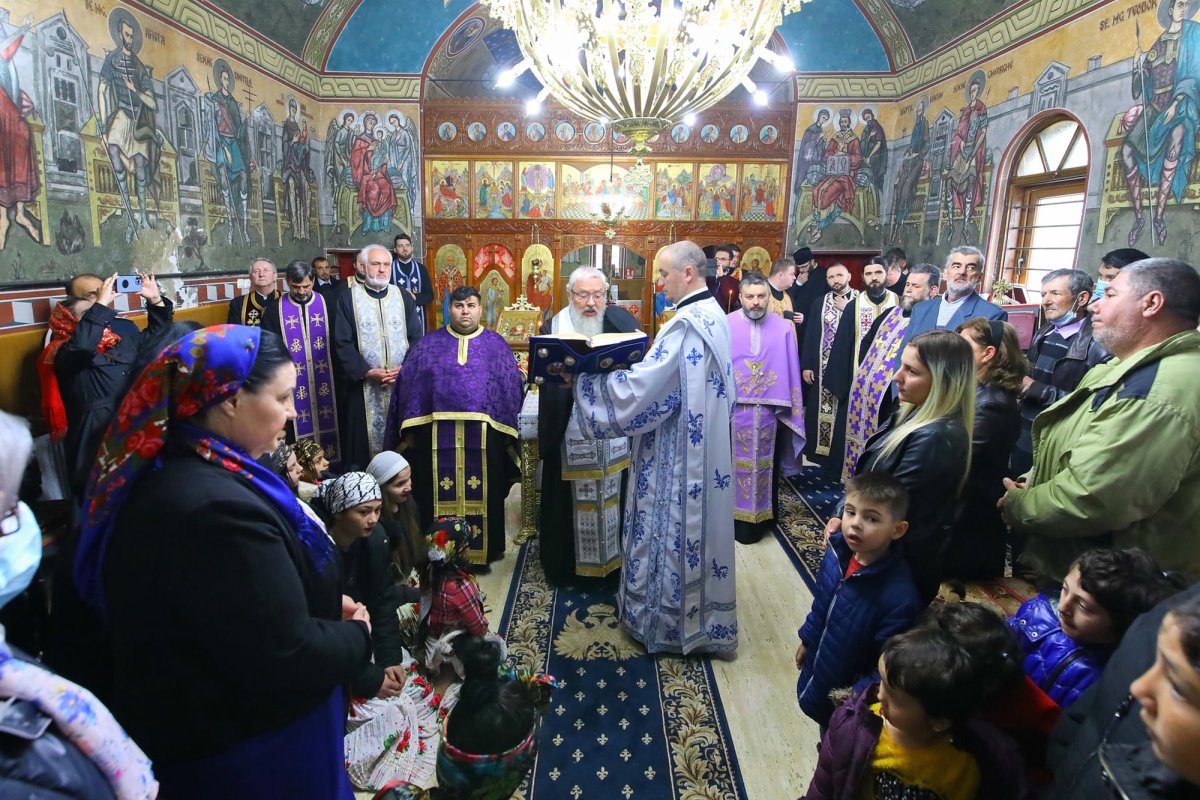Binecuvântare arhierească în Parohia misionară Turda-Fabrici 209273