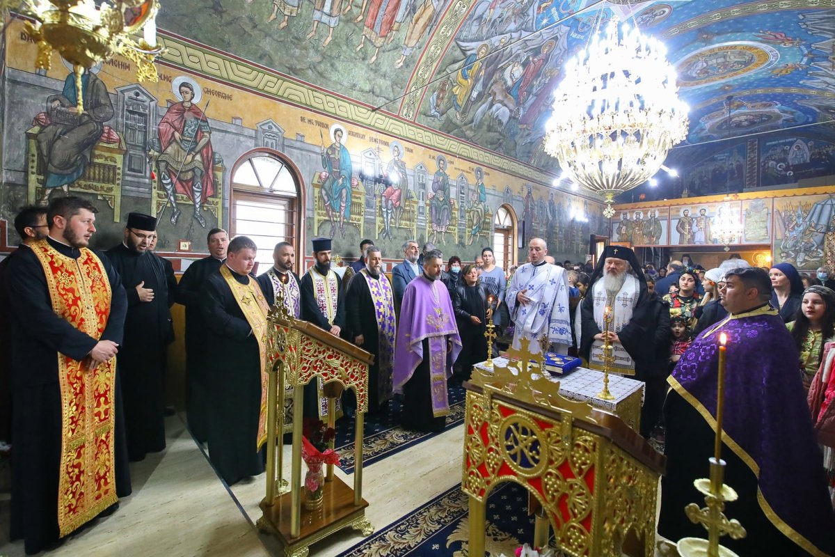 Binecuvântare arhierească în Parohia misionară Turda-Fabrici 209276