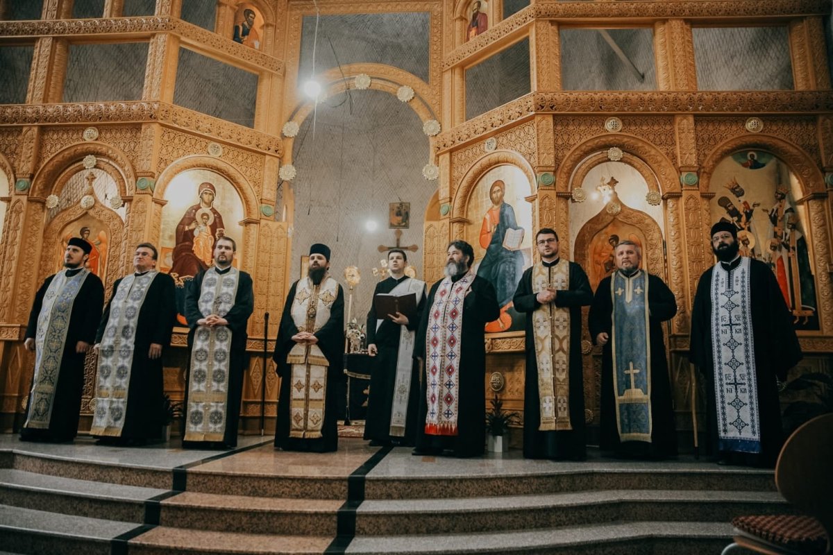 Peste 600 de participanţi la pelerinajul Tinerilor pe jos de la Iclod la Nicula 209261