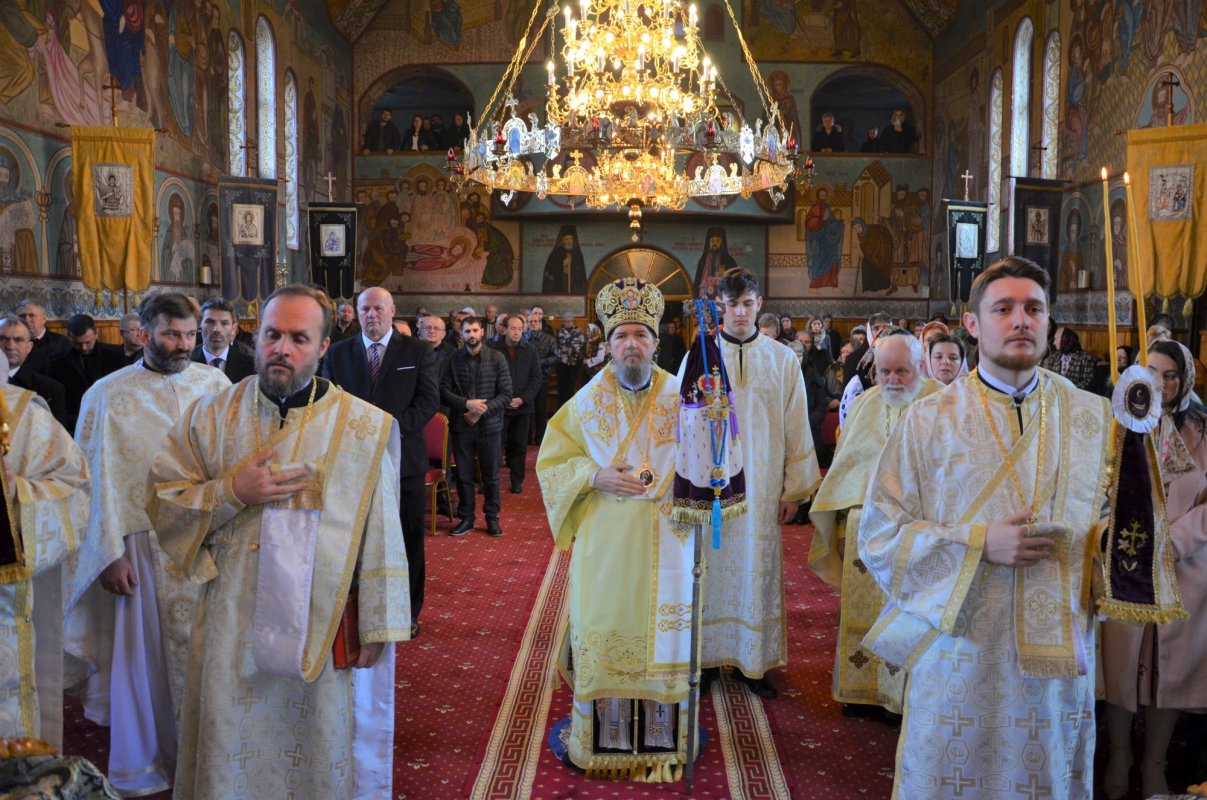 30 de ani de la sfinţirea noii biserici parohiale din Oșorhei, Oradea 209451