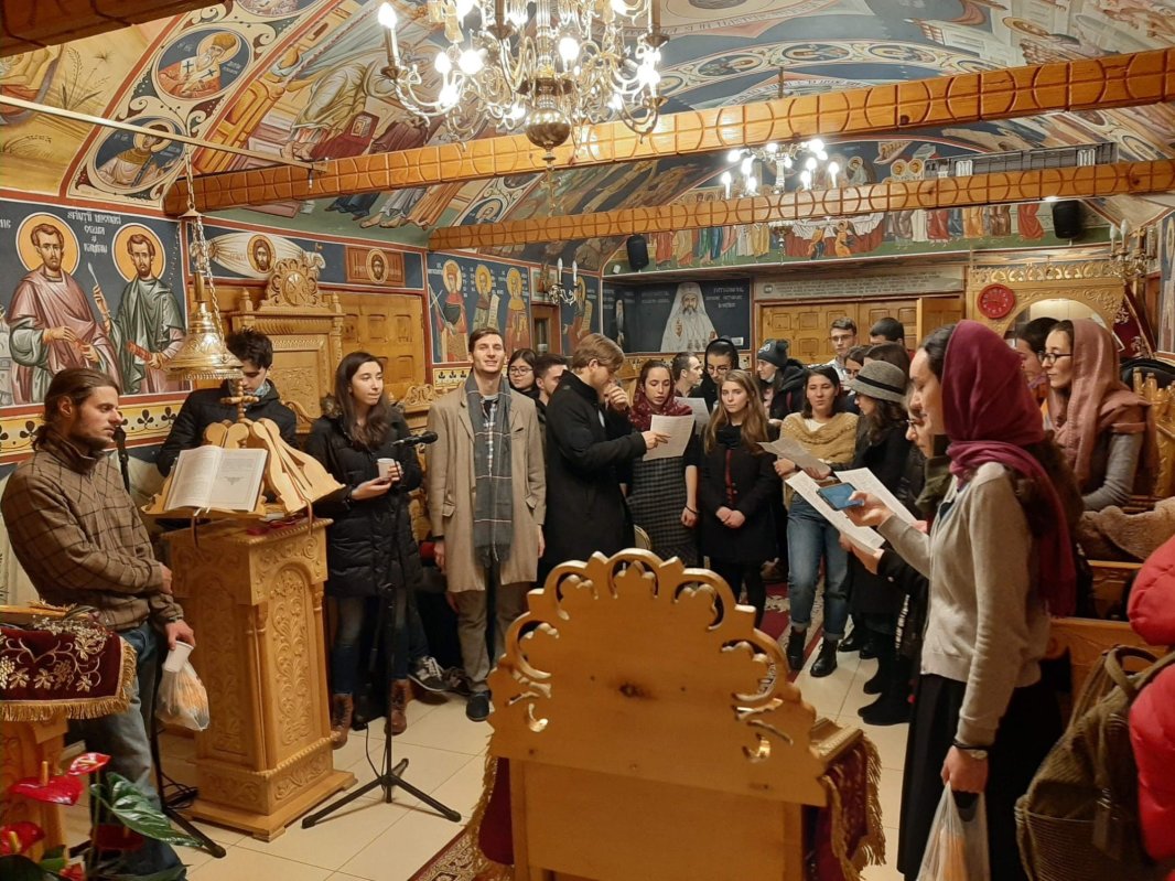 „În mijlocul suferinței ne întărește Dumnezeu” 209400