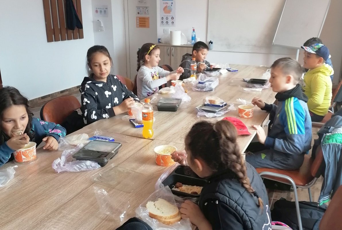 Bucuria lucrării în comuniune la Centrul de tineret Zăgujeni 209549