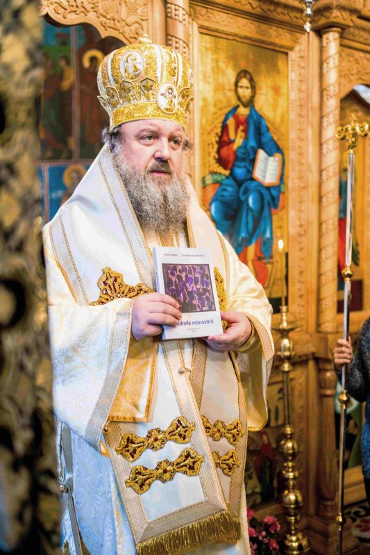 Volumul „Grădinile mănăstirii”, lansat sub streașina Voronețului 209601