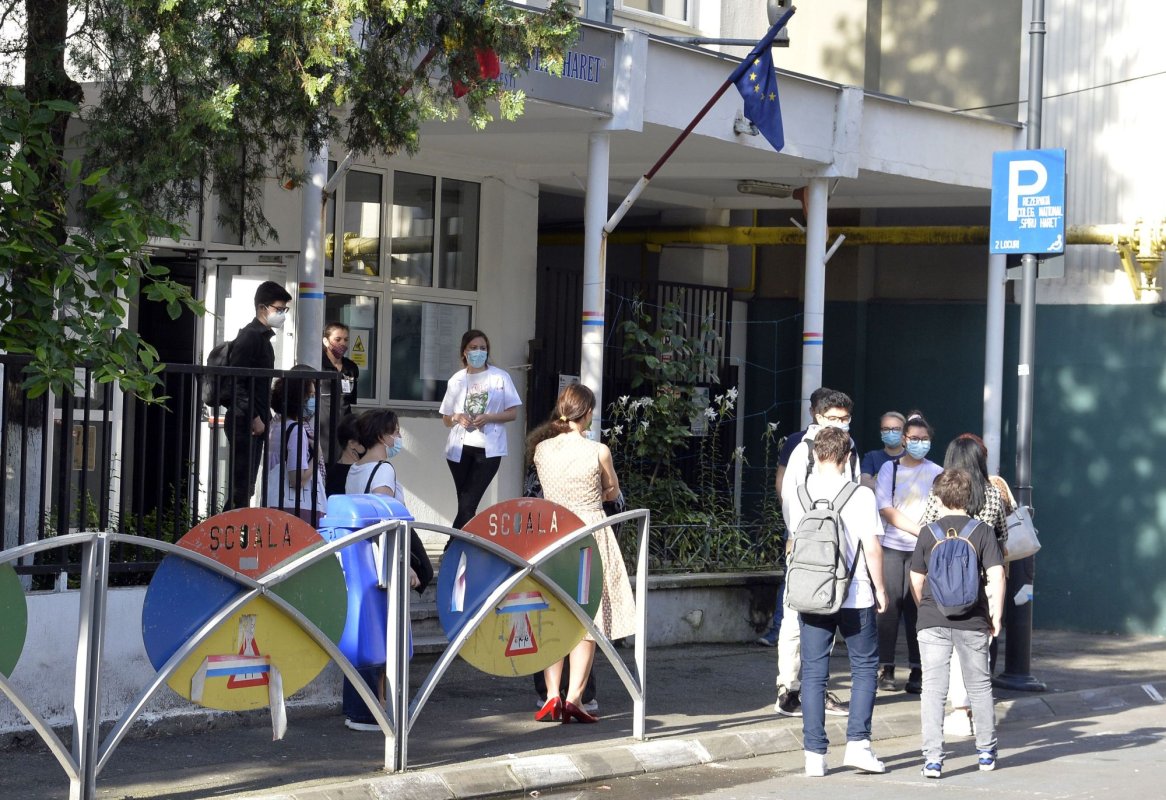 Şcolile ar putea să aibă  un director administrativ 209741