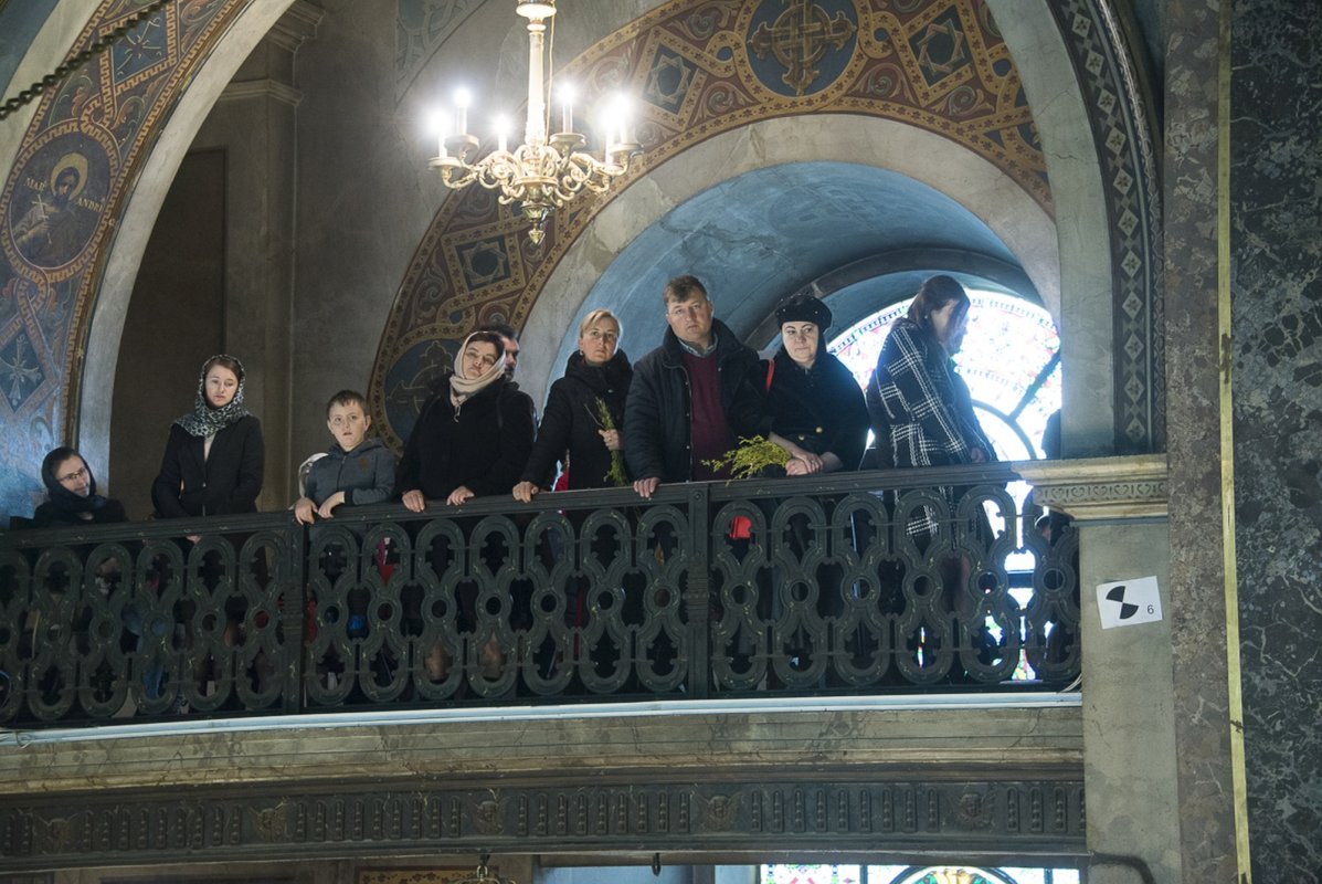 „Dumnezeu caută să vină și în sufletul nostru cel întristat” 210154