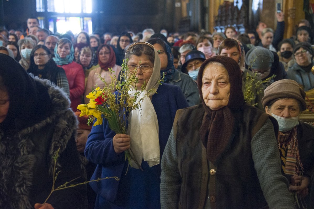 „Dumnezeu caută să vină și în sufletul nostru cel întristat” 210174