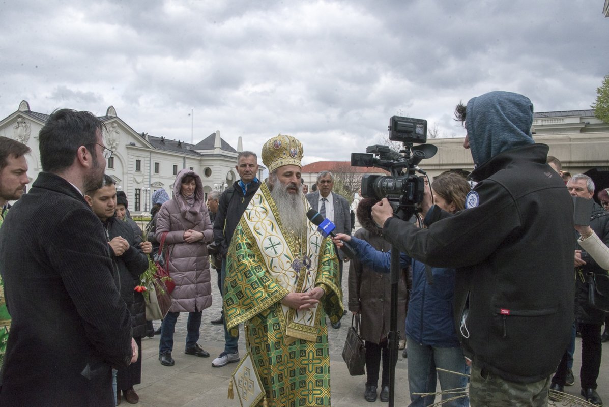 „Dumnezeu caută să vină și în sufletul nostru cel întristat” 210178